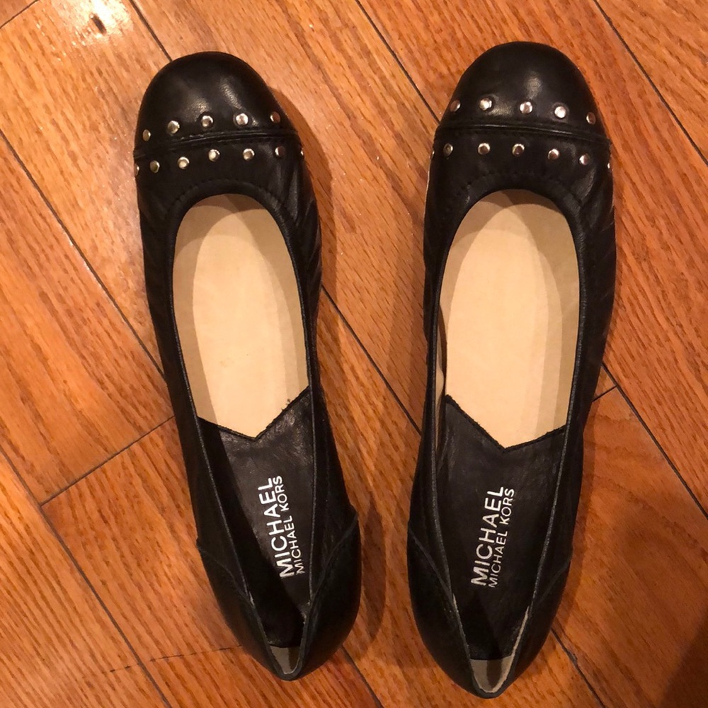 NWOT Michael Kors black leather flat size 7.5